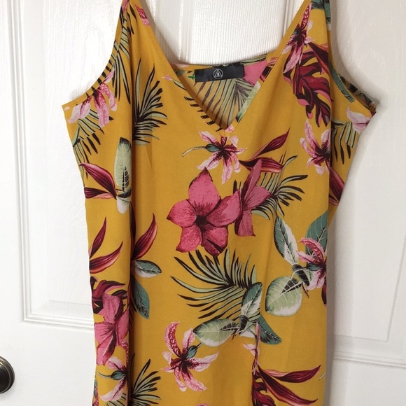 Missguided Yellow Floral Strappy Side Split Maxi - Picture 6 of 11